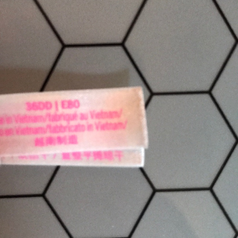 Pink wired bra - Picture 5 of 5